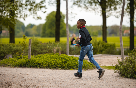 Springloop Jongetje rent met Springloop tablet app